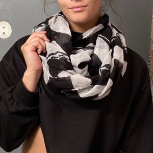 Infinity scarf